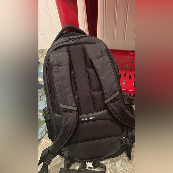 Recon north face backpack black - Picture 2 of 3